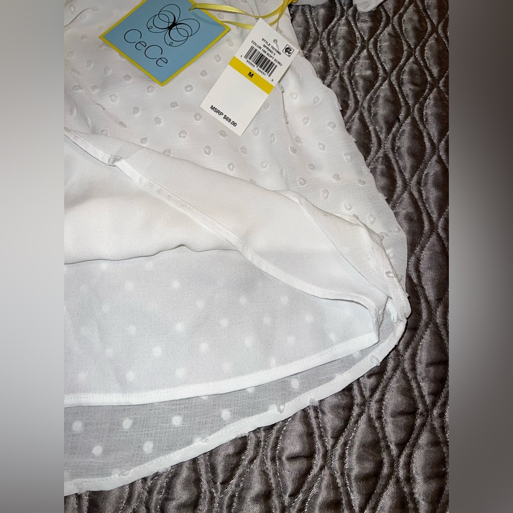 *NEW* Cece white short sleeve top with white polka dots NWT woman’s M - Picture 7 of 7